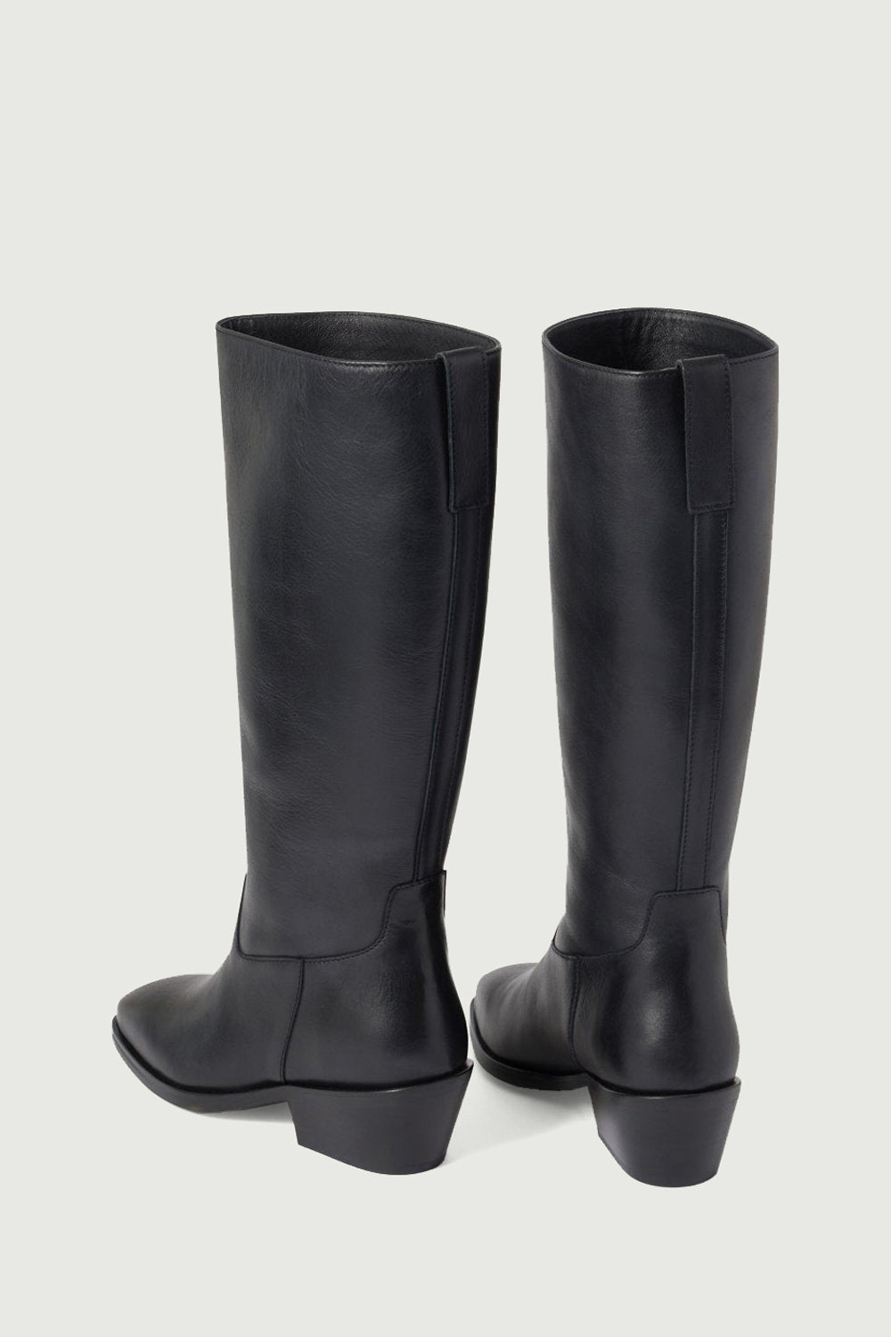 BERGAM BLACK BOOTS vue 3